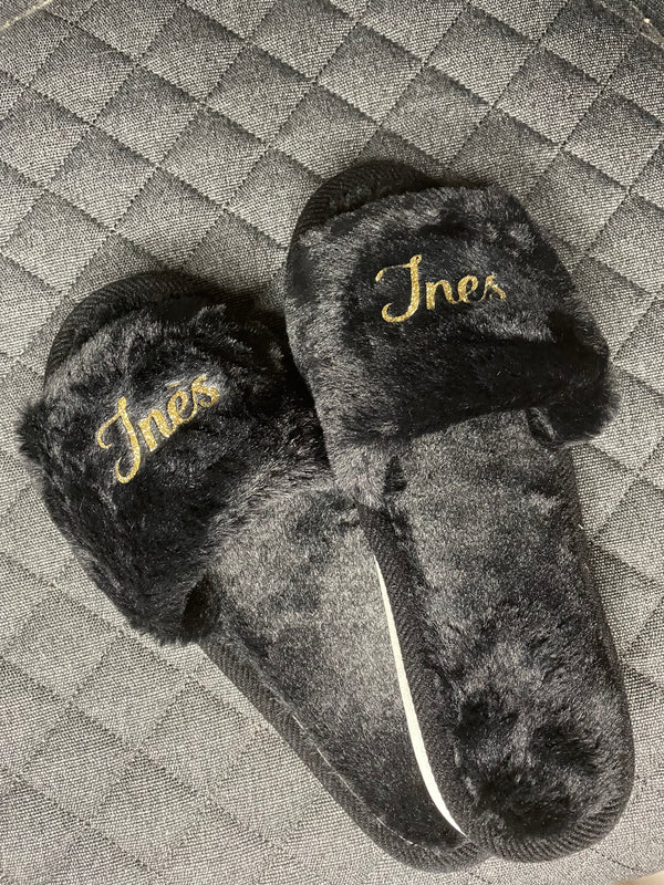 Chaussons noir fluffy